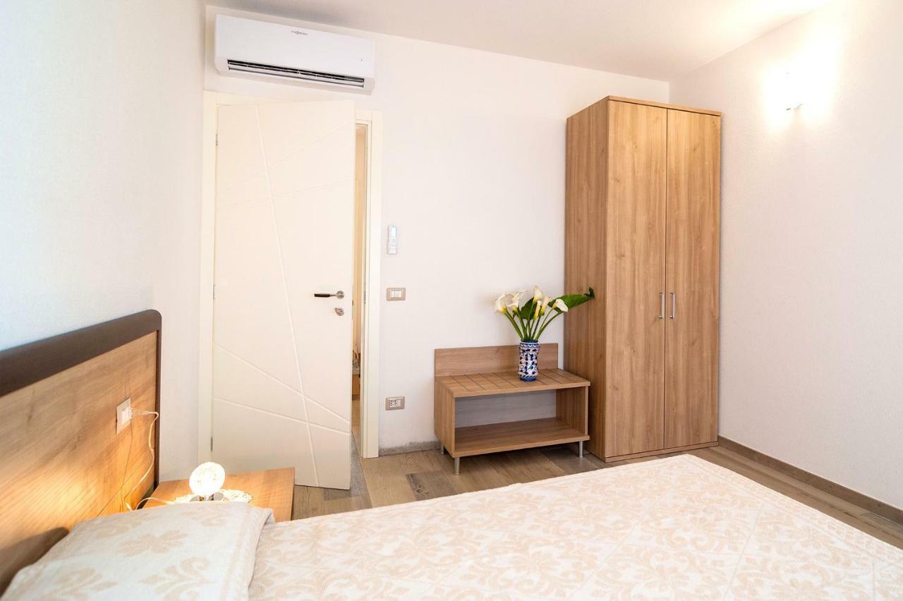 Molarotto Camere Con Angolo Cottura San Teodoro  Exterior foto