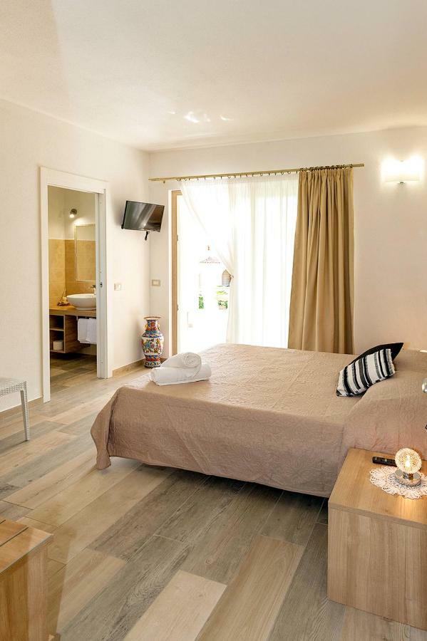 Molarotto Camere Con Angolo Cottura San Teodoro  Exterior foto
