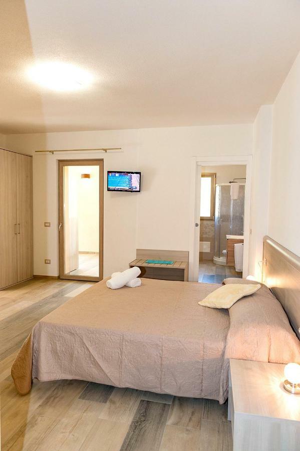 Molarotto Camere Con Angolo Cottura San Teodoro  Exterior foto
